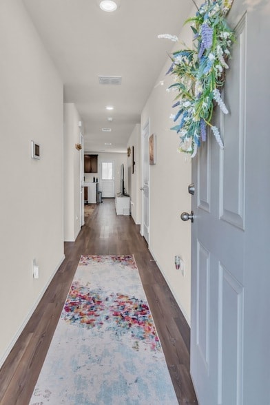 Building Photo - 209 Wishbone Ln