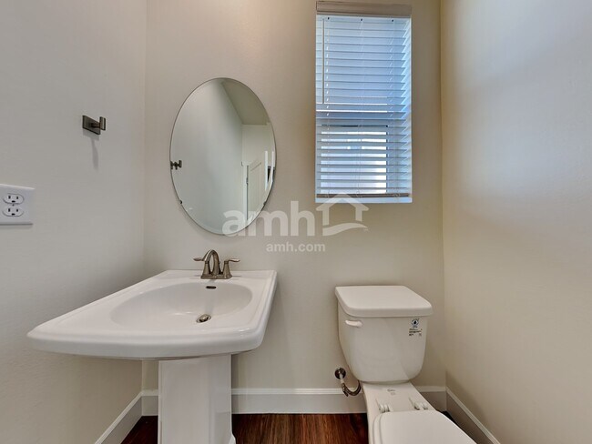 Building Photo - 19215 15th Ave Ct E