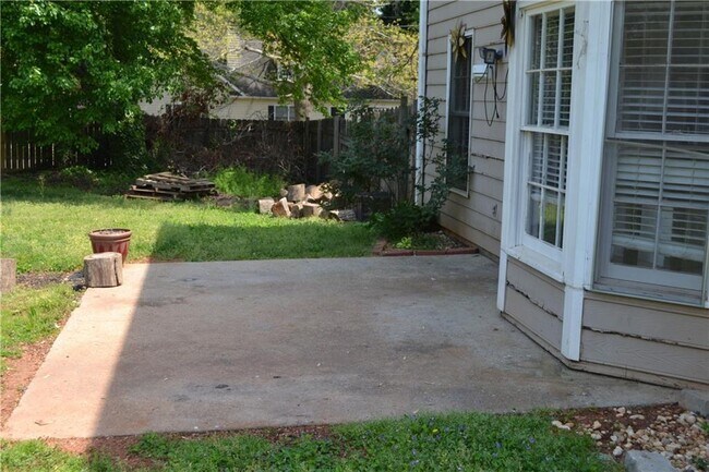 Building Photo - 1591 Willow Bend Way