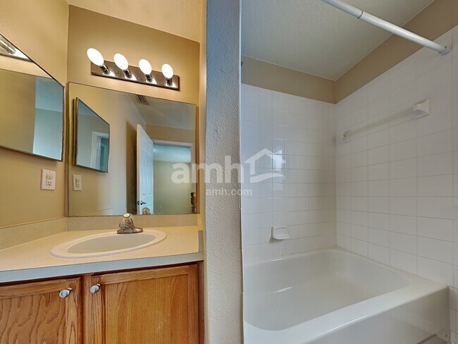 Building Photo - 5233 Mango Fruit St