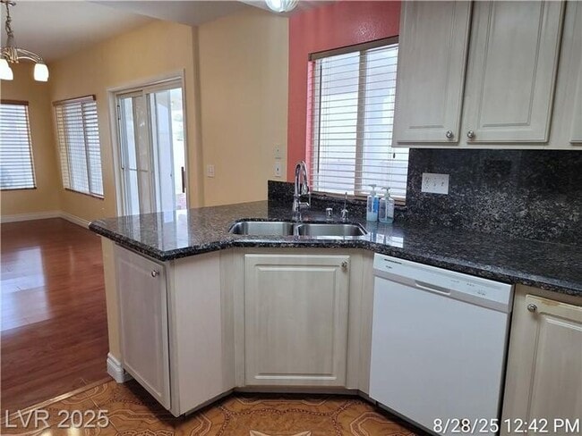 Building Photo - COMING SOON - Ready no later than Mid March