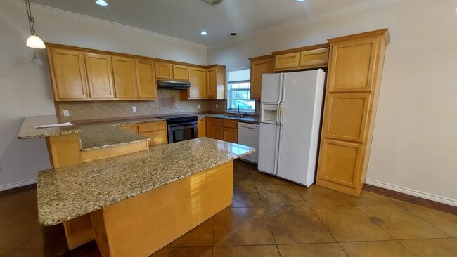 Building Photo - 1504 Claremont Pkwy