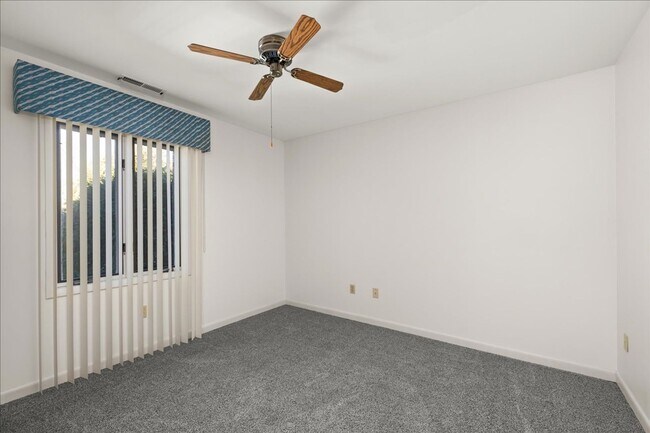 Building Photo - Yearly Rental: Spacious 3-Bedroom, 2-Bath Condo in The Plantations, Lewes. $2,095/month. Availabl...