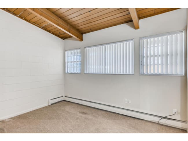 Building Photo - 6093 S Sterne Pkwy