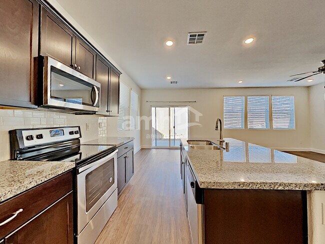 Building Photo - 8133 Inhibition Ct