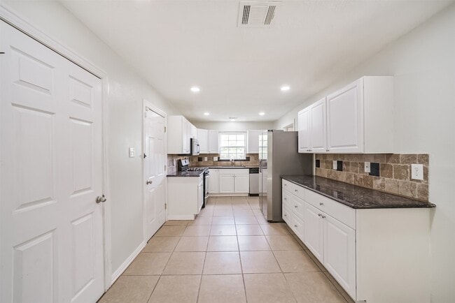 Building Photo - 1510 Tarley St