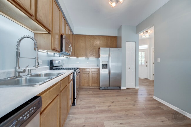Building Photo - 2835 White Thorn Cir