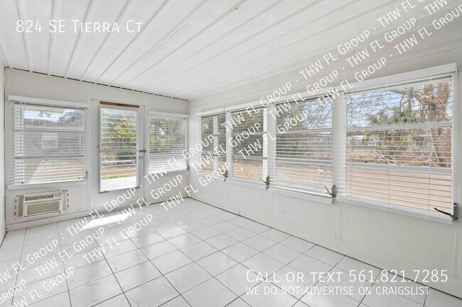 Building Photo - 824 SE Tierra Ct