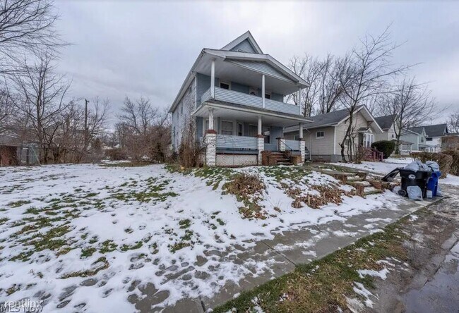 Primary Photo - 3 br, 1 bath Duplex - 10518 Crestwood Aven...