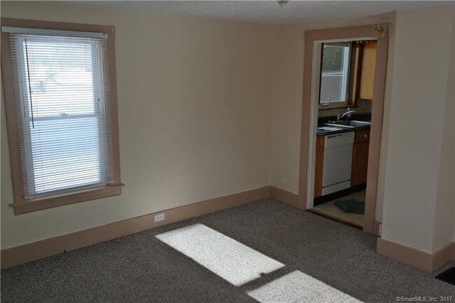 Building Photo - 13 Wallace St