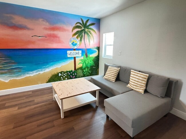 Building Photo - 1115 S Ocean Dr