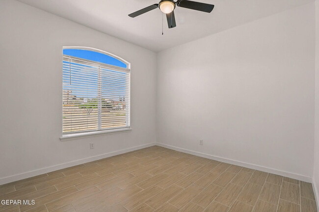 Building Photo - 5274 Sean Haggerty Dr