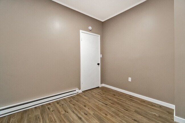 Building Photo - Spacious 3-Bed + Office Home in Slatington — Fresh Floors & Flexible Layout