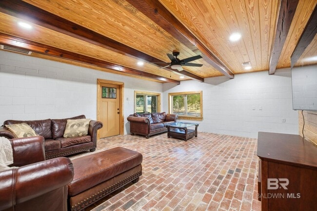 Building Photo - 27522 Burkhardt Dr