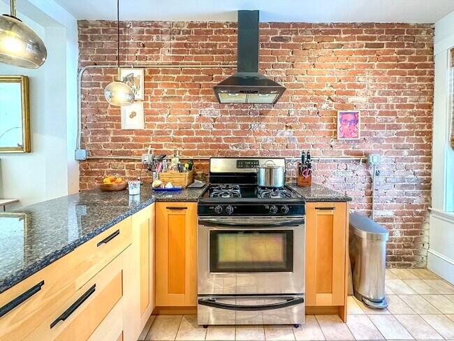 Building Photo - 34 Stanton Rd