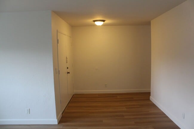 Building Photo - 331 Rebecca Ave