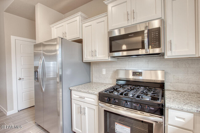 Building Photo - 14929 Tierra Crystal Ave