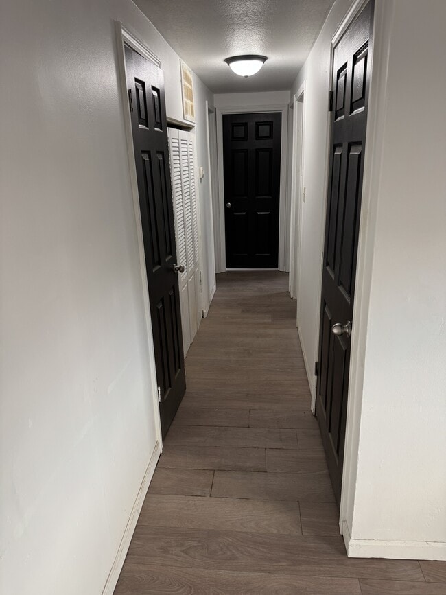 Building Photo - 2524 Cle Elum Dr