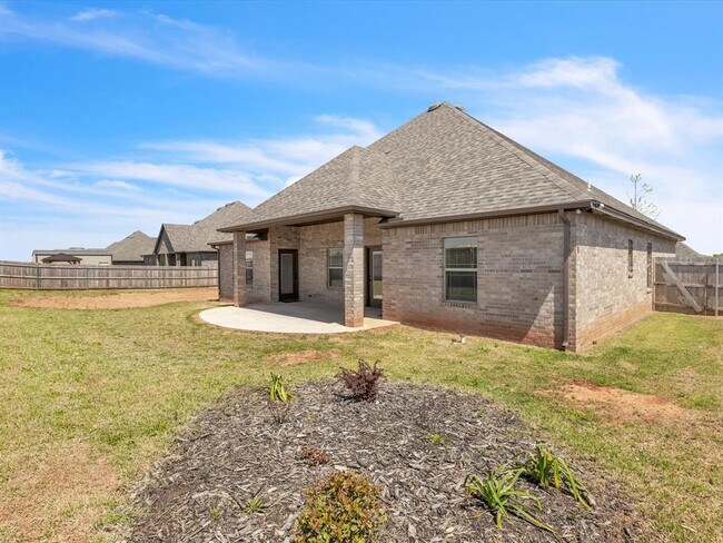 Building Photo - 1027 Kimberlin Ln