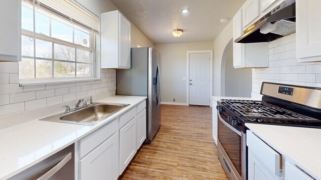 Building Photo - 1833 Rhythm Rd
