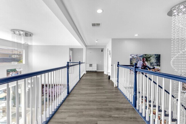 Building Photo - 469 Partridge Ln