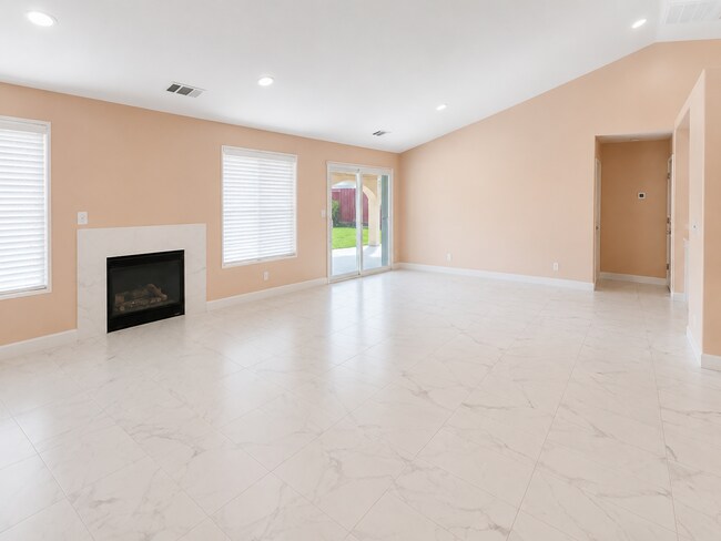 Building Photo - Coming soon! Beautiful single story home in Los banos