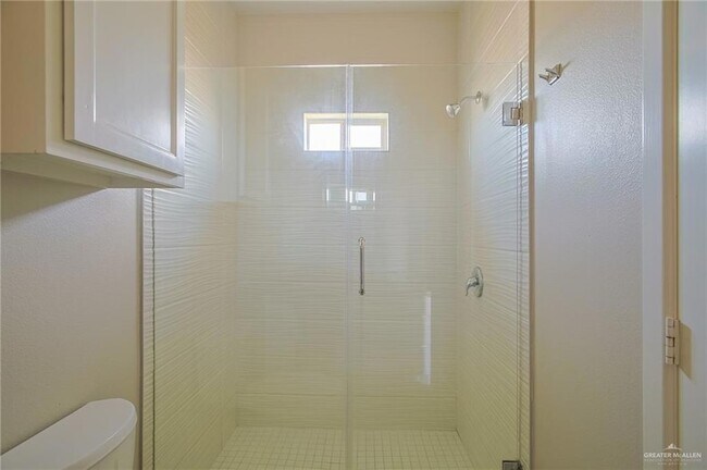 Building Photo - 5601 Sandpiper Ave