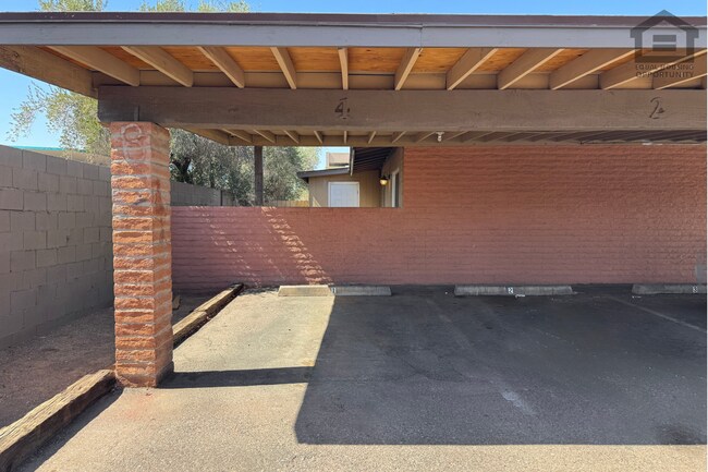 Building Photo - 1736 E Virginia Ave