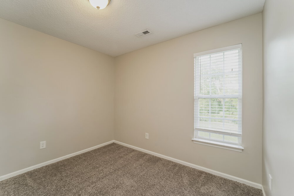 Building Photo - 14313 Blue Grass Dr