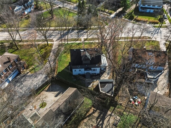 Building Photo - 14605 S Woodland Rd