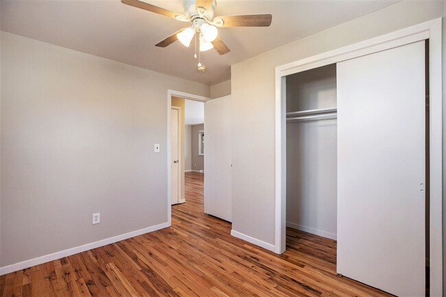 Building Photo - Newly Renovated 2Bed/1Bath Duplex