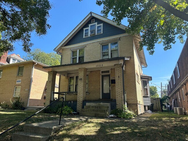 Primary Photo - 1700 N 4th St
