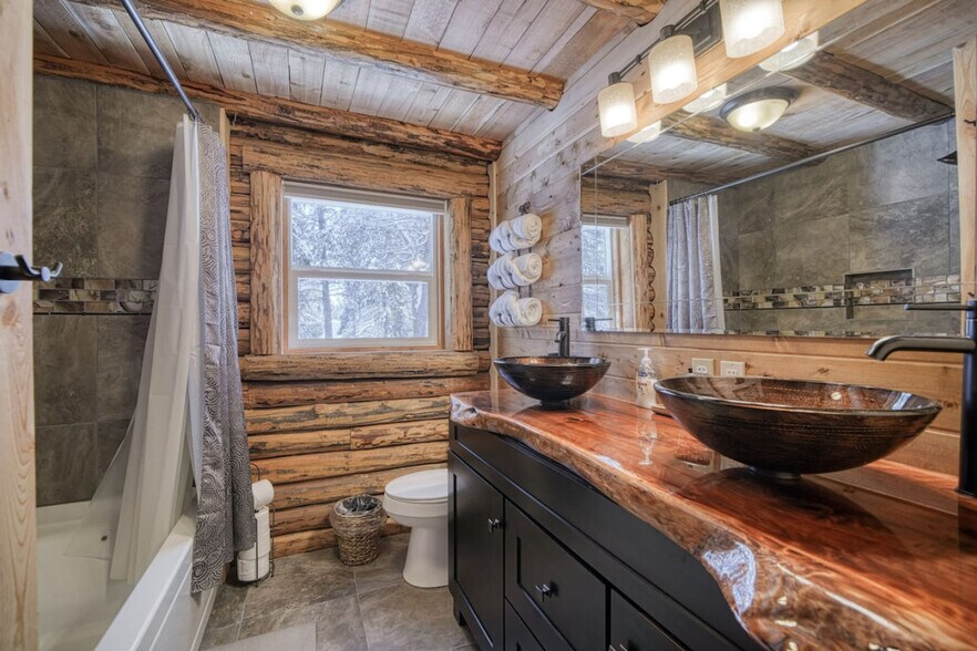 Building Photo - 3980 Bootjack Dr