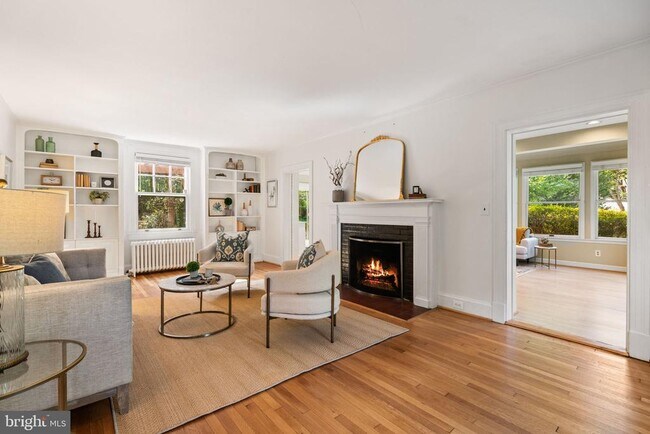 Building Photo - 4008 Rosemary St