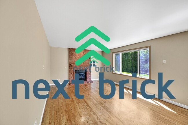 Building Photo - 4 BED & 2.5 BATH FOR RENT