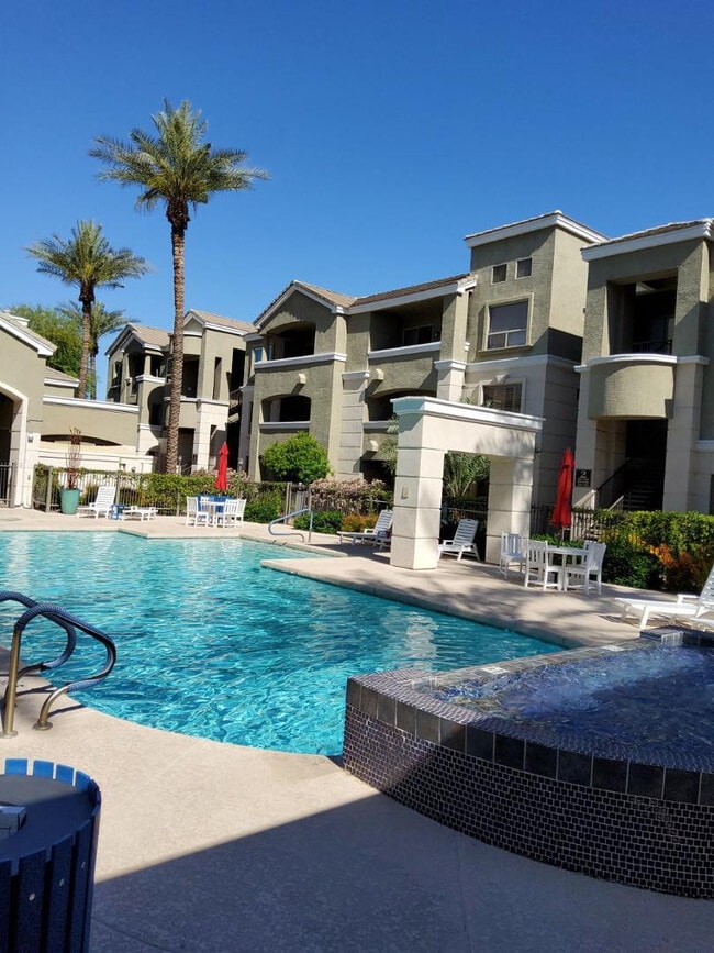 Building Photo - 5303 N 7th St