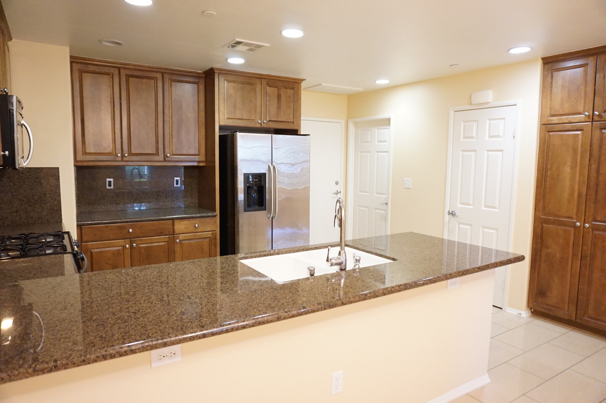Building Photo - 20406 Paseo Cresta