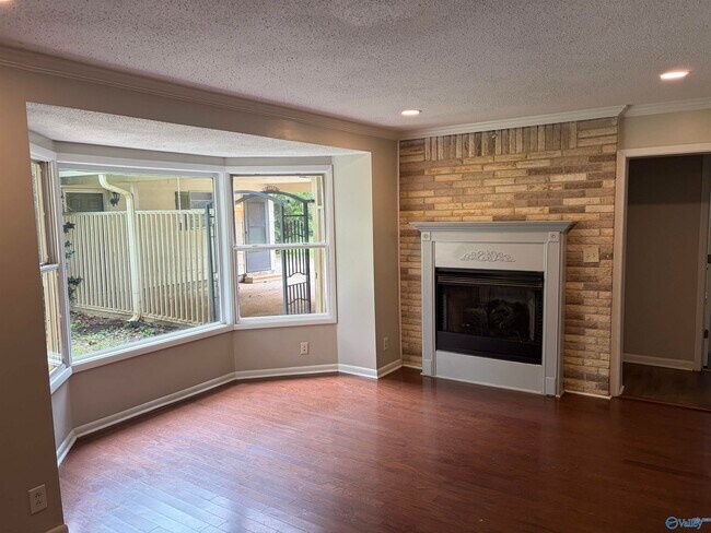 Building Photo - 2109 Villaret Dr SW