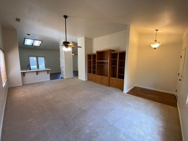 Building Photo - Lovely 2 bedroom, 2 bath home on Dolcetto Court coming soon!