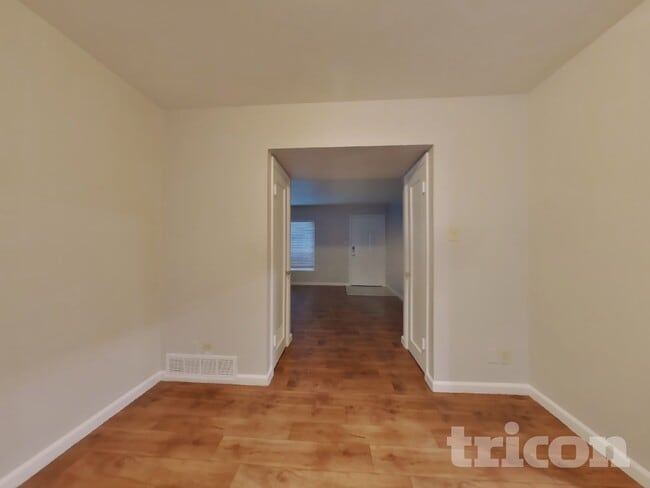 Building Photo - 2749 El Rey St