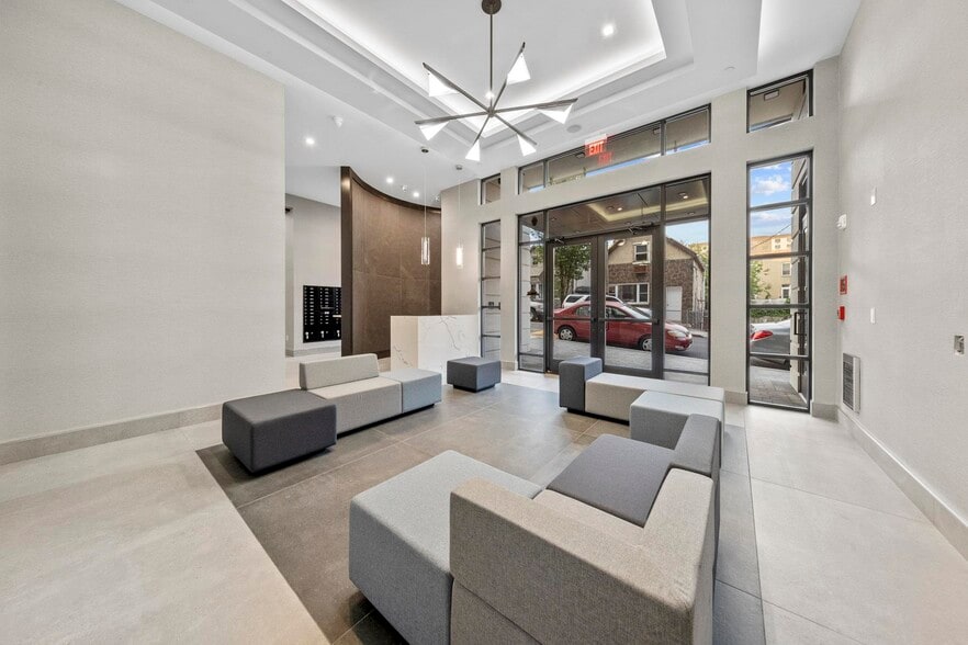 Building Photo - 121 34th St