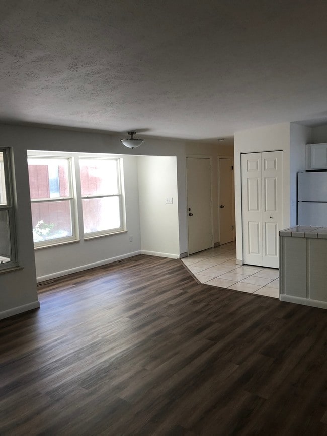 Building Photo - 2BR+Office, 2BA home on the park in Niwot