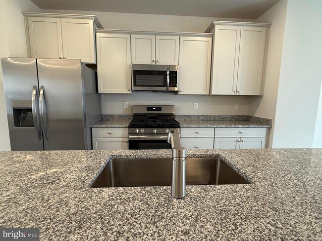 Building Photo - 2275 Marcy Dr