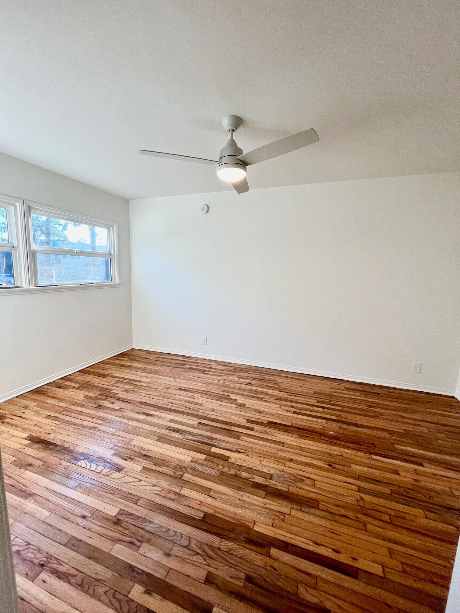 Building Photo - 2129 Ocean Ave