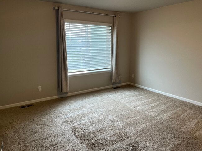 Building Photo - 656 Stonebridge Dr