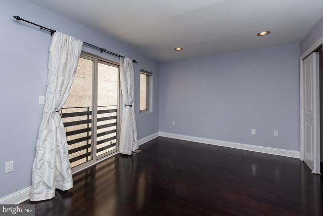 Building Photo - 1357 N Mascher St