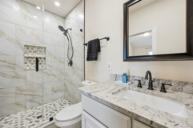 Building Photo - 604 Shoreline Ridge Dr