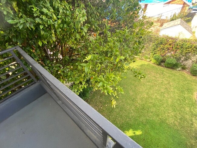 Building Photo - NEWER  SMART HOUSE 4BD*4BA*TOWNHOME*HWFLS*...