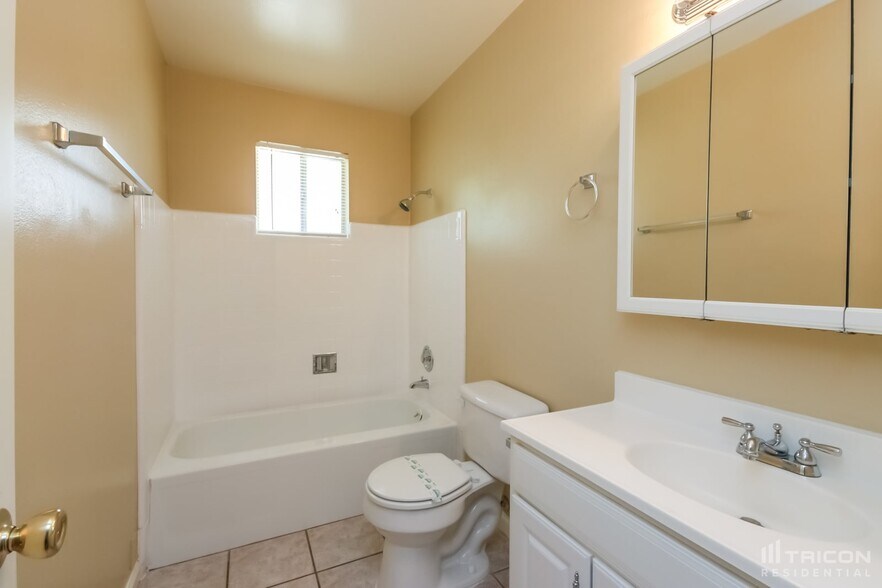 Building Photo - 3202 W Wood Dr