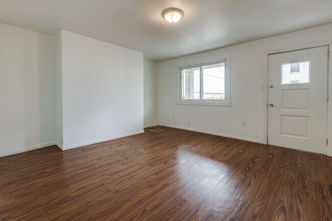 Building Photo - Available August 1st 2026 - Renovated 2+ Bedroom Home w/ Updates Throughout!